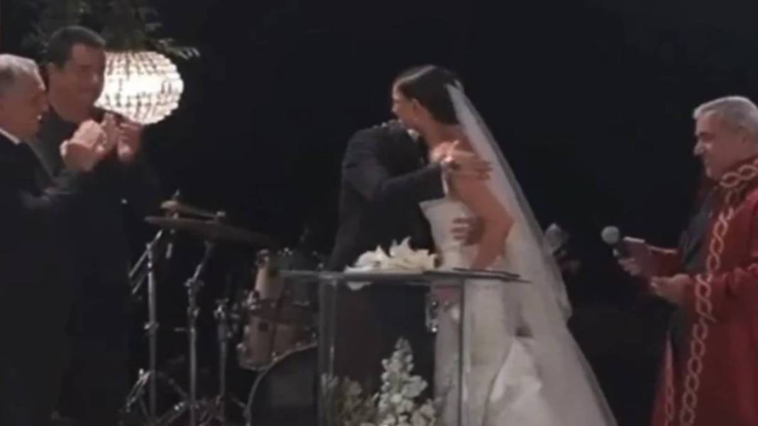 Yılın düğününe Oğuzhan Koç'un ayakkabıları damga vurdu! Giydiği ayakkabıyı görünce şok olacaksınız: Giyme nedeni bambaşka çıktı 2